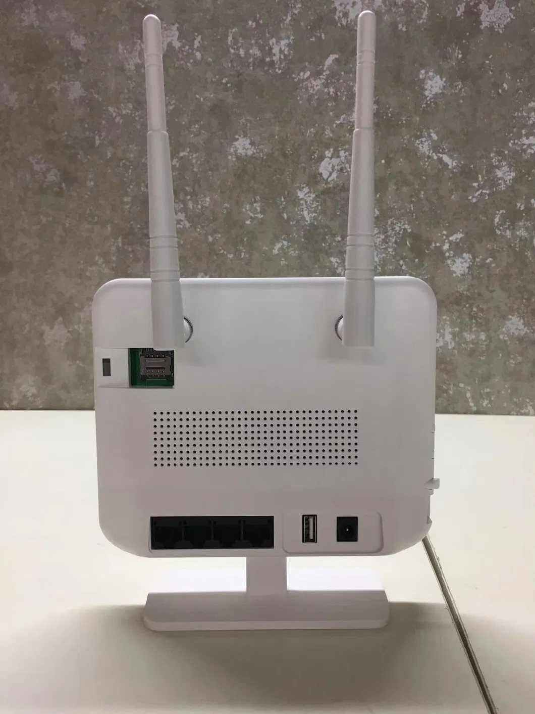 OEM&ODM 2g 3G 4G LTE Indoor CPE CAT6 300Mbps Wireless Network WiFi Router Frequency Can Be Customized Support 32 Devices